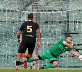 L'ex Ginestra eroico ma non basta: “Il vostro affetto conta sempre”. Il Matelica si arrende 3-0 alla Fermana L'ex Ginestra eroico ma non basta: “Il vostro affetto conta sempre”. Il Matelica si arrende 3-0 alla Fermana