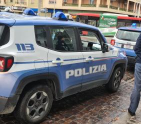 Trovato con carta d'identità senza microchip: foglio di via per un 40enne con precedenti penali