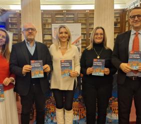 Pista di ghiaccio, luci e Capodanno in piazza: Macerata accende il Natale il 29 novembre. Il programma