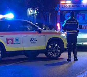 Macerata, uomo investito da un'auto mentre attraversa: trasportato d'urgenza a Torrette (FOTO)