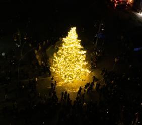 Matelica accende il suo Natale con luci, canti e musica per una domenica davvero magica Matelica accende il suo Natale con luci, canti e musica per una domenica davvero magica