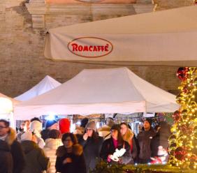 Macerata festeggia i 30 anni del Mercato di Natale "Il Barattolo": tra tradizione e shopping sostenibile
