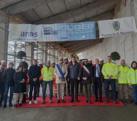 Riaperta la Sp 120 tra Sarnano e Bolognola. Parcaroli: "Orgogliosi di aver rispettato i tempi" Riaperta la Sp 120 tra Sarnano e Bolognola. Parcaroli: "Orgogliosi di aver rispettato i tempi"