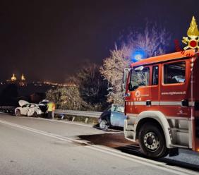 Maxi scontro sulla Statale Adriatica tra due auto e un furgone: soccorsi sul posto Maxi scontro sulla Statale Adriatica tra due auto e un furgone: soccorsi sul posto