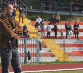 De Cesare carica la Maceratese: "A Giulianova con personalità. Mercato? No a spese folli, investiamo sui giovani" De Cesare carica la Maceratese: "A Giulianova con personalità. Mercato? No a spese folli, investiamo sui giovani"