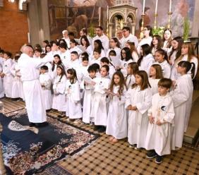 Rotary Club Macerata "Matteo Ricci", Concerto di Natale in Piazza Vittorio Veneto Rotary Club Macerata "Matteo Ricci", Concerto di Natale in Piazza Vittorio Veneto