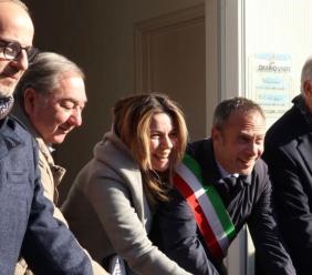 Camerino, inaugurata la nuova sede della casa di riposo Fondazione Casa Amica e la rinnovata sede CRI Camerino, inaugurata la nuova sede della casa di riposo Fondazione Casa Amica e la rinnovata sede CRI