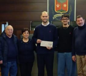 Umberto Stefani vince il concorso di Castignano con “Esistenza Mutilata”: una panchina contro la violenza sulle donne Umberto Stefani vince il concorso di Castignano con “Esistenza Mutilata”: una panchina contro la violenza sulle donne