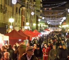 Macerata, artigianato, oggettistica e idee regalo: domenica  torna il mercatino in corso Cairoli