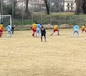 “Sono qui per fare un favore”: le parole dell'arbitro accendono il post-partita in Seconda Categoria “Sono qui per fare un favore”: le parole dell'arbitro accendono il post-partita in Seconda Categoria