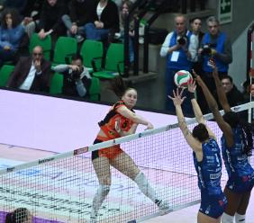 CBF Balducci HR Macerata - Niente da fare al PalaVerde contro le campionesse dell'Imoco Conegliano: arancionere sconfitte in tre set