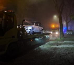 Macerata, tamponamento e carambola fra tre auto: utilitaria "vola" su un terrazzo