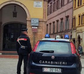 Tolentino, moglie in ospedale con 30 giorni di prognosi: allontanato da casa il marito violento