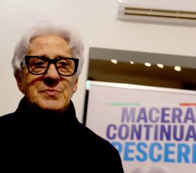 La "metamorfosi" di Parcaroli: da imprenditore a politico di professione in cerca di consenso (e stipendio)