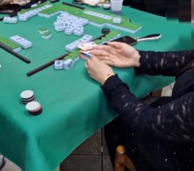 Montecosaro - Di giorno tomaificio, di notte bisca clandestina: 13 denunciati e 6.500 euro sequestrati