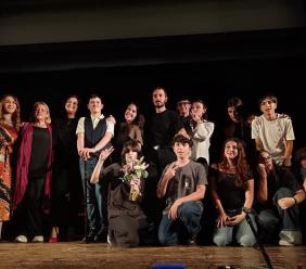 Applausi e forti emozioni al Teatro Conti: i ragazzi di Civitanova incantano con "Fuori tempo" Applausi e forti emozioni al Teatro Conti: i ragazzi di Civitanova incantano con "Fuori tempo"