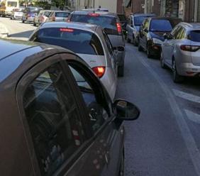 Macerata, conduttura fuori uso: traffico in tilt in via dei Velini