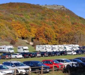 San Severino, scatta la sosta a pagamento a Canfaito per Ferragosto e il foliage: ecco i giorni del blocco e le tariffe San Severino, scatta la sosta a pagamento a Canfaito per Ferragosto e il foliage: ecco i giorni del blocco e le tariffe