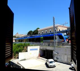 Macerata, treni accesi per ore; i residenti di via Urbino: «Così è impossibile riposare» Macerata, treni accesi per ore; i residenti di via Urbino: «Così è impossibile riposare»