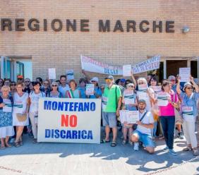 Montefano, il 'Comitato No Discarica' consegna 4.140 firme in Regione