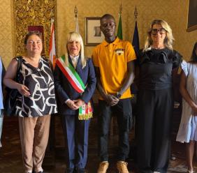 San Severino, dal dramma della rotta libica al lavoro nella moda di lusso: la storia di riscatto di Djimba