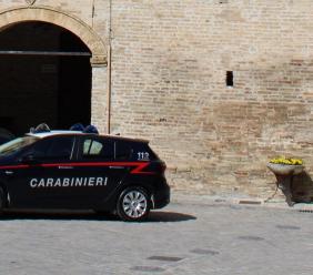 Truffa dello specchietto a Montelupone: donna 88enne consegna 600 euro, denunciato un uomo