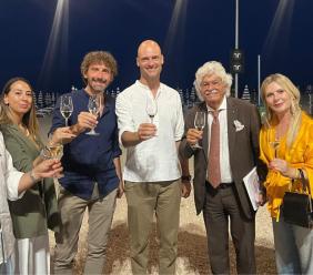 Civitanova, la coppia Antonio Razzi-Filippo Roma protagonista a "Filosofarte" tra ironia e riscatto sociale Civitanova, la coppia Antonio Razzi-Filippo Roma protagonista a "Filosofarte" tra ironia e riscatto sociale