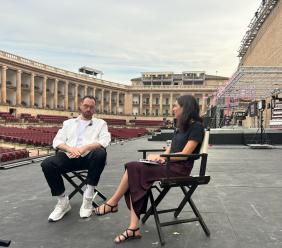 Quando Figaro racconta il presente: Daniele Menghini e il suo Barbiere di Siviglia (VIDEO)