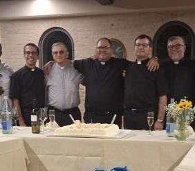 Tolentino, festa a sorpresa per don Gianni Compagnucci: "L'abbraccio della comunità di San Catervo" Tolentino, festa a sorpresa per don Gianni Compagnucci: "L'abbraccio della comunità di San Catervo"