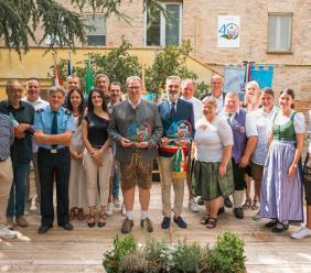 Loro Piceno e Sankt Nikolai im Sausal, 40 anni di amicizia: rinnovato il patto di gemellaggio (FOTO) Loro Piceno e Sankt Nikolai im Sausal, 40 anni di amicizia: rinnovato il patto di gemellaggio (FOTO)