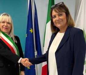 San Severino, la prima campanella porta una nuova dirigente al “Divini”: Catia Scattolini alla guida dell’istituto