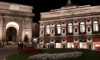 Macerata, "facciamo luce sull'endometriosi": lo Sferisterio si illumina di bianco