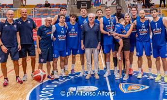 Porto Recanati, la SiconTe Attila Basket alza al cielo il Primo Trofeo “Attilio Pierini” (FOTO)