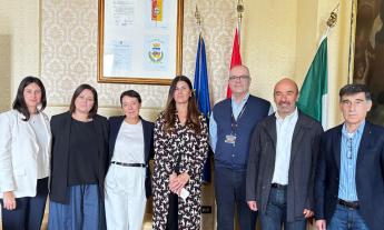 Civitanova, “L’autismo ci sta a cuore”: il Cuore Adriatico accende ogni giorno le luci blu dell’inclusione