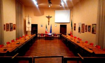 Sarnano: “Consiglio interrotto per assenza del numero legale, clamoroso flop della maggioranza"
