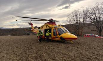 Grave incidente durante la potatura: 70enne trafitto da un pezzo di ferro alla coscia