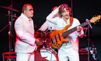 Elio e le Storie Tese arrivano a Porto Recanati: musica "à la carte" all’Arena Gigli