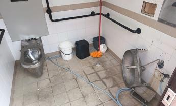 Corridonia, vandali in azione nei bagni pubblici: “Comportamenti incivili contro la città"