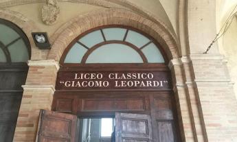 Recanati, caso reporter russi al liceo 'Leopardi': "Nessuna propaganda, rispettata l'autonomia degli studenti"