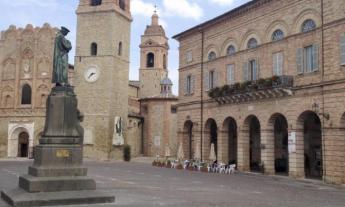 San Ginesio, “Rivelazioni sotto il loggiato”: il restauro di due tele diventa racconto pubblico