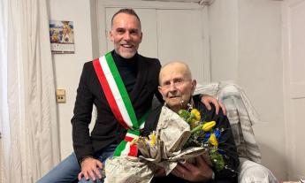 Morrovalle, Gino Benedetti compie 100 anni: una vita tra terra, famiglia e tradizione