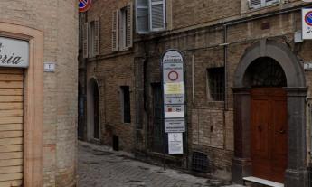 Macerata, via Mozzi chiusa per lavori il 9 e 10 marzo: ecco come cambia la viabilità in centro