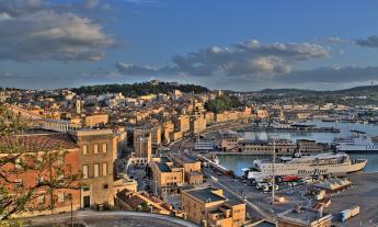 Ancona capitale italiana della cultura 2028: Dante Ferretti guida il progetto “Questo adesso”