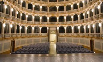 Giornata Mondiale del Teatro: visite guidate gratuite al Lauro Rossi di Macerata