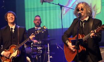 I Beatles parlano (anche) maceratese: i Ladders conquistano la Francia con "Hey Jude"