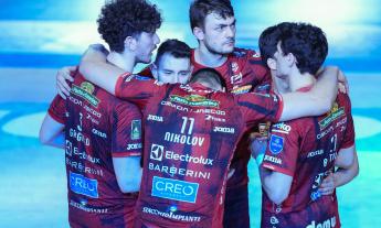 Lotta nel primo set, poi la Lube si scioglie: Verona si prende gara 1 delle semifinali scudetto