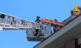 Corridonia, anziana cade in casa: i vigili del fuoco intervengono con l’autoscala
