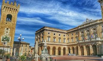 Voucher asilo nido aboliti, affondo di Recanati Insieme: «Tagli alle famiglie senza alternative»