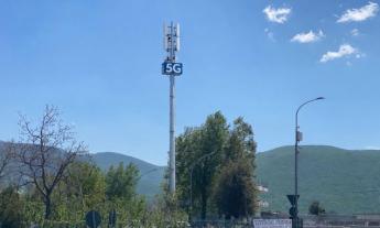 Montecosaro si mobilita: già oltre mille firme contro l'antenna 5G in via Roma