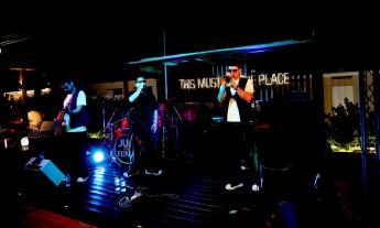 Otto Seaside inaugura i giovedì live dell’estate con i Just For Funk (Foto e Video)
